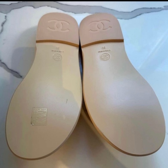 Never worn AUTHENTIC Chanel sandals/slides - Picture 3 of 6